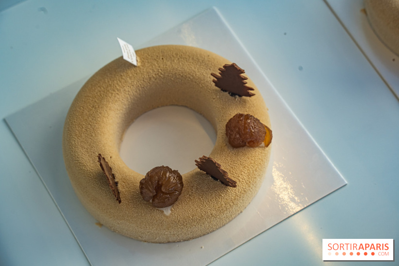 Bûches de Noël et gâteau de réveillon de Philippe Conticini 2022 - couronne - gâteau nouvel an