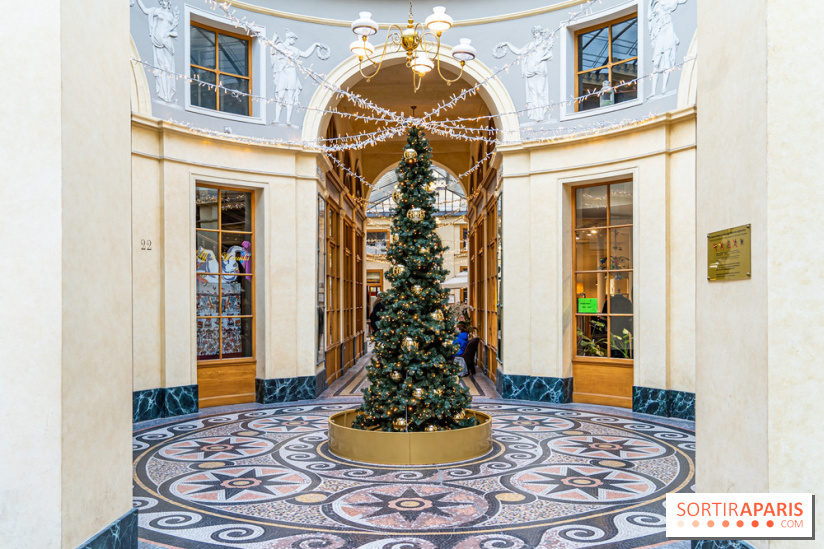 Noël Paris visuels - cadeau - sapin - Marché de Noël - cadeau de Noël - décoration