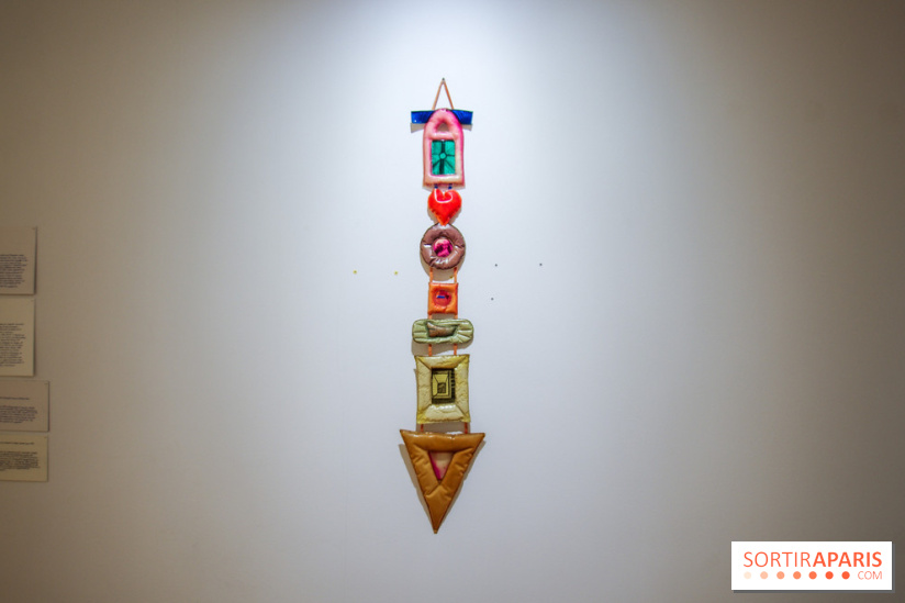 Le synthétique au cœur de l’humain, nos photos de l'expo au Centre culturel canadien