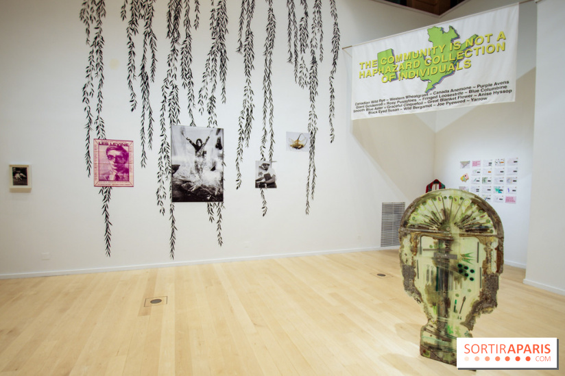 Le synthétique au cœur de l’humain, nos photos de l'expo au Centre culturel canadien