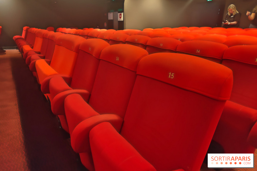 Visuels salles de spectacle et théâtres - salle de cinéma fauteuil rouge