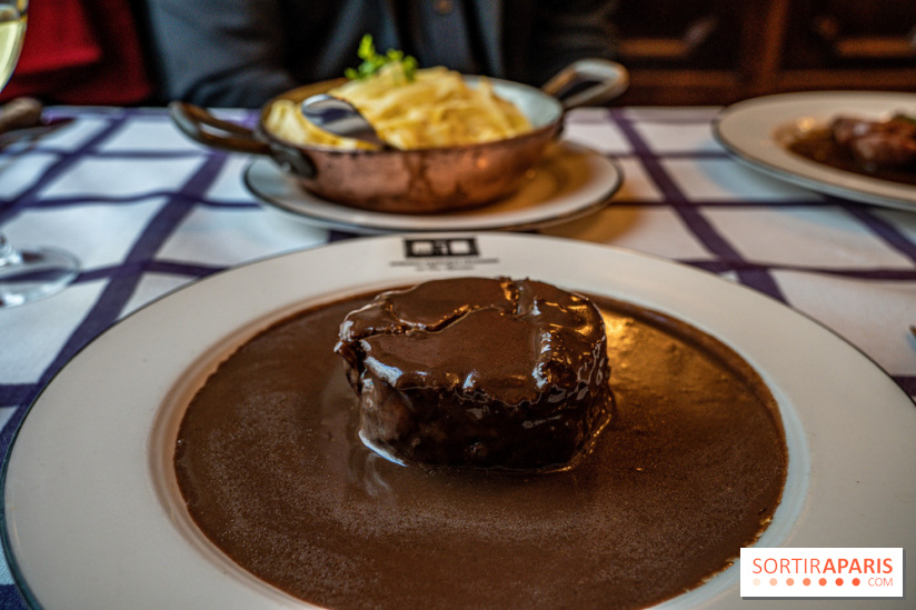 Auberge Pyrénées Cévennes - Bistrot Paris 11e - lièvre à la royale