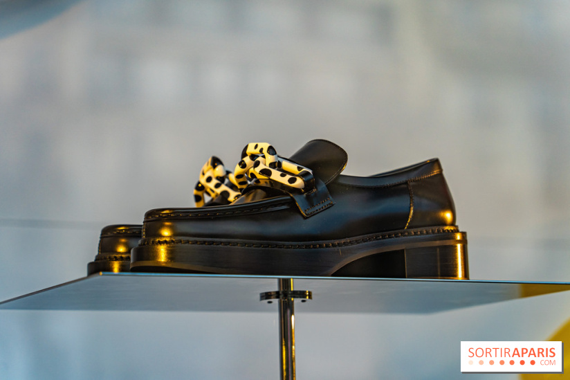 Yayoi Kusama chez Louis Vuitton sur les Champs-Elysées - photos 