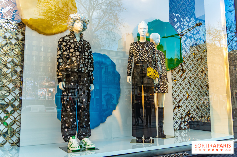 Yayoi Kusama chez Louis Vuitton sur les Champs-Elysées - photos 