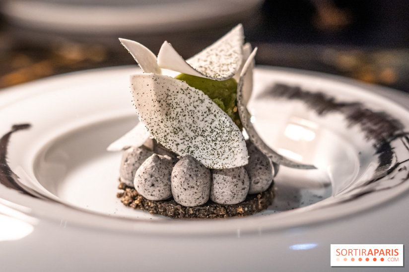 Akira Back Paris fête ses 1 an -  dessert sésame noir et sorbet basilic thaï