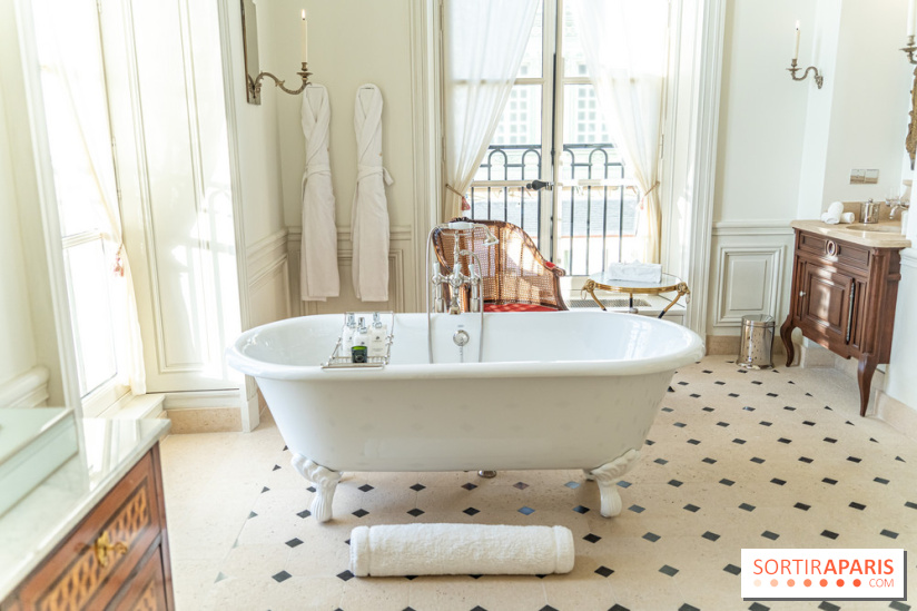 Airelles Château de Versailles, Le Grand Contrôle - hôtel -  salle de bain - baignoire