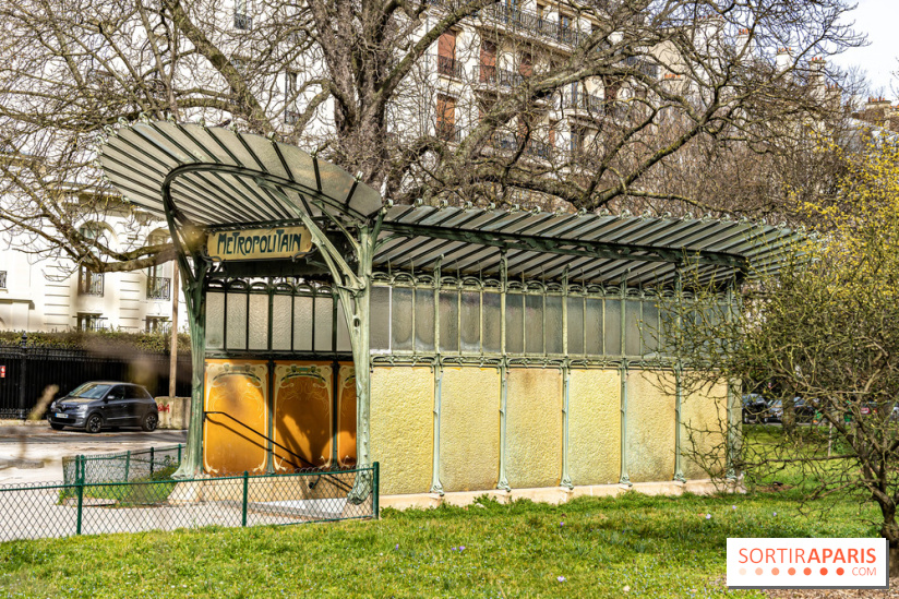 Le dernier édicule de type B d'Hector Guimard - Métro Porte Dauphine  -  A7C5176