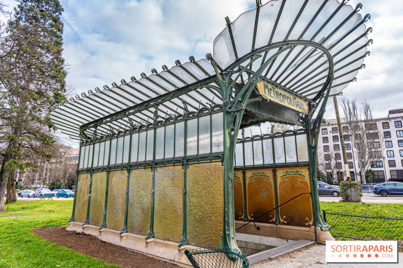  Le dernier édicule de type B d'Hector Guimard - Métro Porte Dauphine  -  A7C5204