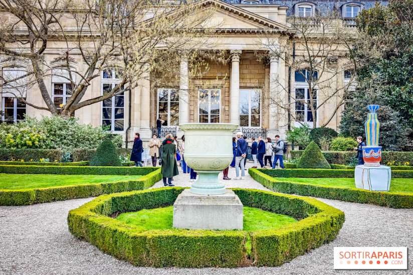 Exposition à l'Assemblée nationale : Alexandre Benjamin Navet décore la cour du Palais Bourbon