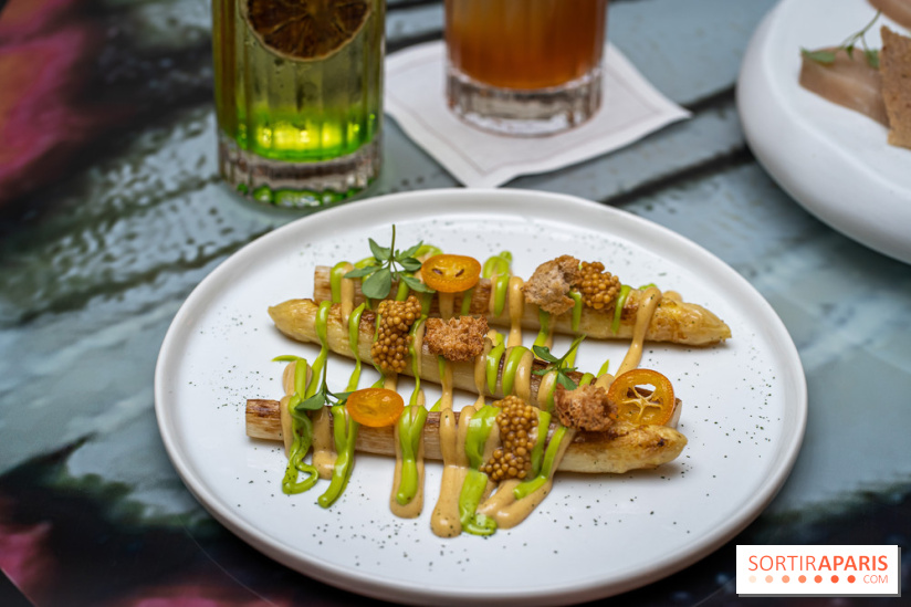 Rivages restaurant du Scribe par Martin Simolka -  sperges blanches des landes - moutarde fumée - kumquat