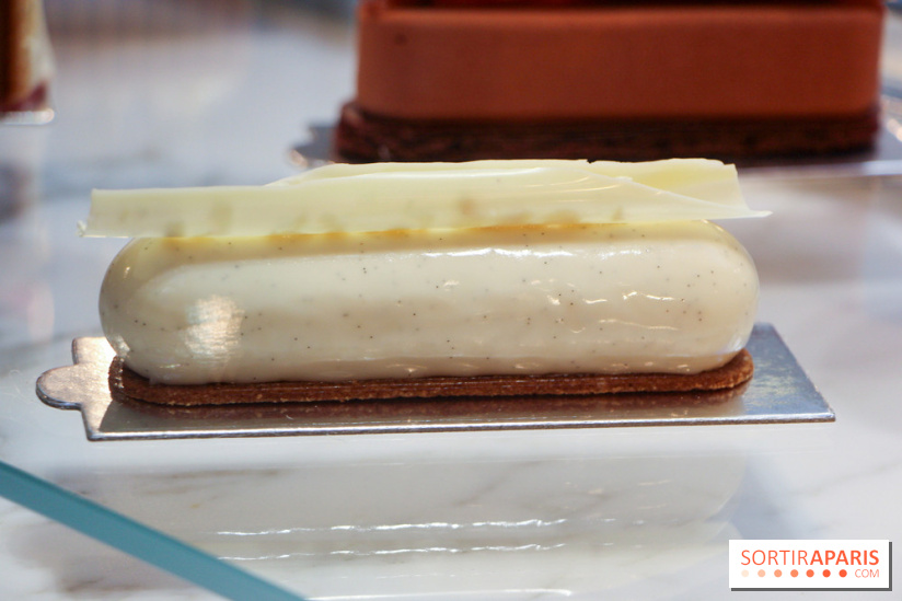 Butterfly Pâtisserie de Matthieu Carlin à l'Hôtel de Crillon - Finger Vanille Pop corn et cœur de Caramel