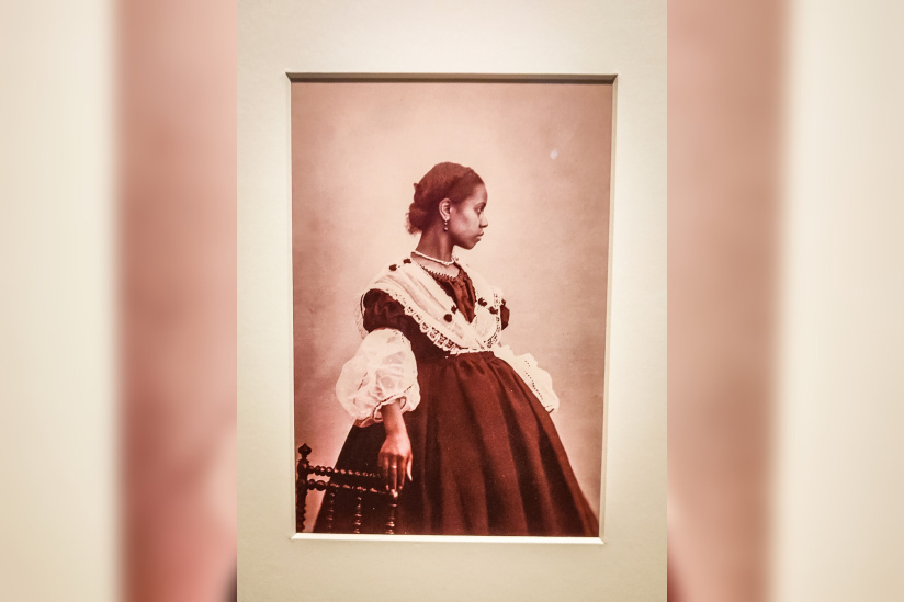 Des cheveux et des poils, l'exposition poilante du musée des Arts décoratifs - nos photos