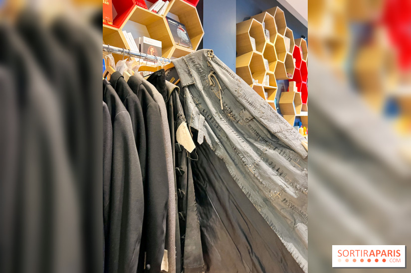 Vente de costumes de la Comédie Française - image00001