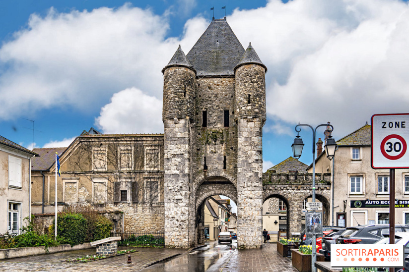 Moret-sur-Loing - citée médiévale - plus beaux détours de France - la porte du Samois