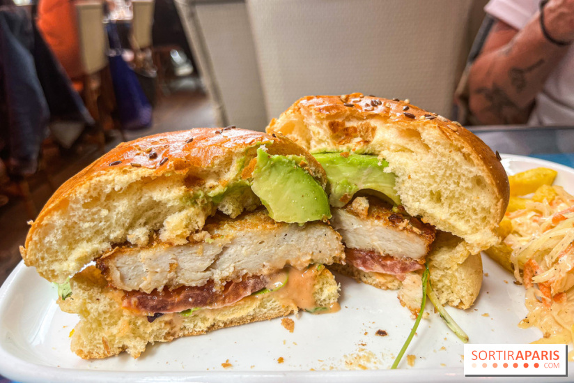 Tata burger, the unusual restaurant with willy burgers in the Marais