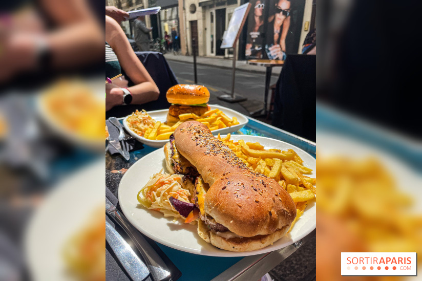 Tata Burger, le restaurant aux burgers en forme de zizi dans le Marais - A3EFDC45 2F0C 43C9 BE77 53B228799BA8