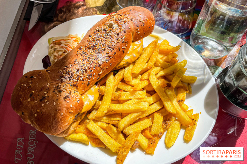 Tata Burger, le restaurant aux burgers en forme de zizi dans le Marais - 3B0B7EFA E700 4E40 89E8 63703DD66F1A