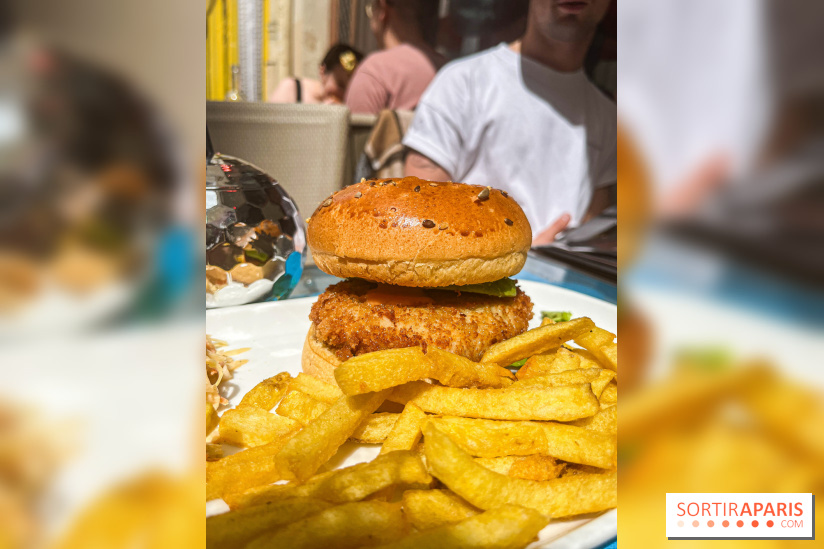Tata Burger, le restaurant aux burgers en forme de zizi dans le Marais - DF40B6F8 8768 4936 90B2 75A7DAA74D1B