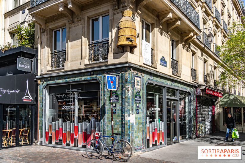 La ruche insolite, vieille enseigne aux Halles -  A7C0193