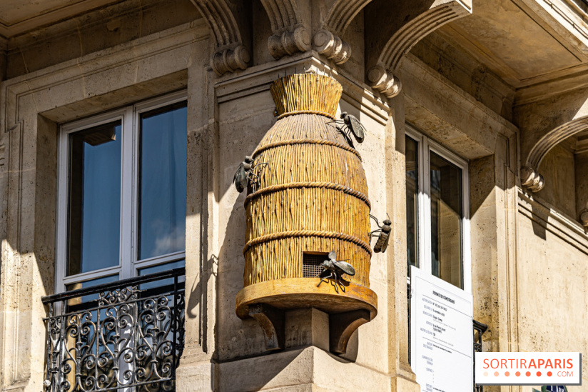 La ruche insolite, vieille enseigne aux Halles