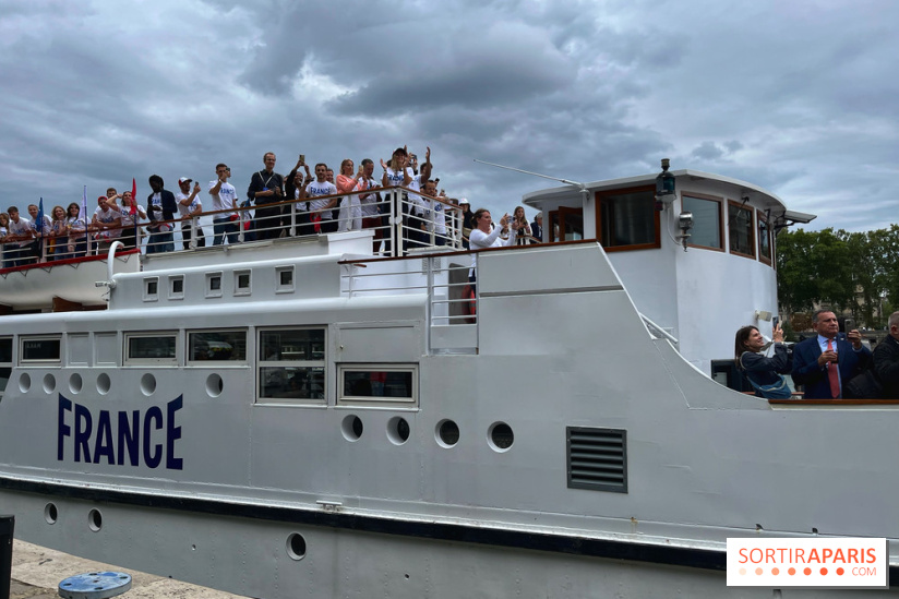 Athlètes et flambeau de Paris 2024 - IMG 4086