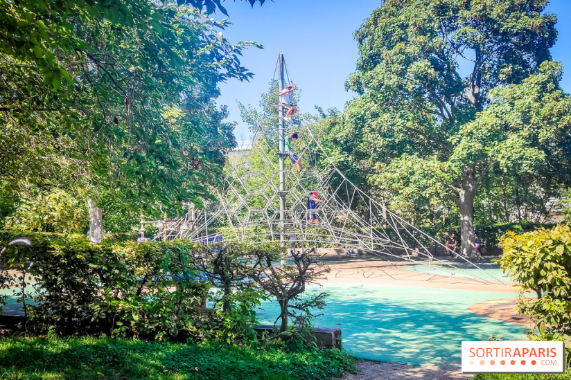 Villes et vues d'Île-de-France, visuels - Le Kremlin-Bicêtre, parc Philippe Pinel, jeu enfant 94