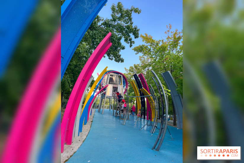 Le Jardin du Dragon, l'aire de jeux colorée au parc de la Villette