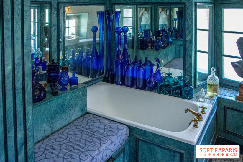 Domaine de Jean-Claude Brialy à Monthyon salle de bain