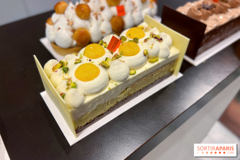 Arnaud Larher - Bûche pistache fleur d'oranger 2023