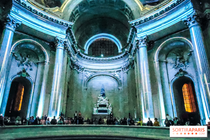 Aura, un spectacle son et lumières qui illumine le Dôme des Invalides - photos et vidéo