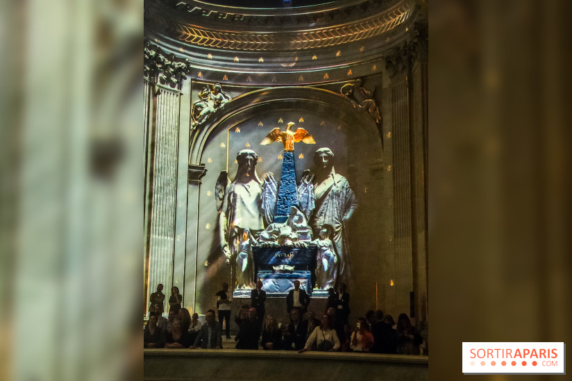 Aura, un spectacle son et lumières qui illumine le Dôme des Invalides - photos et vidéo