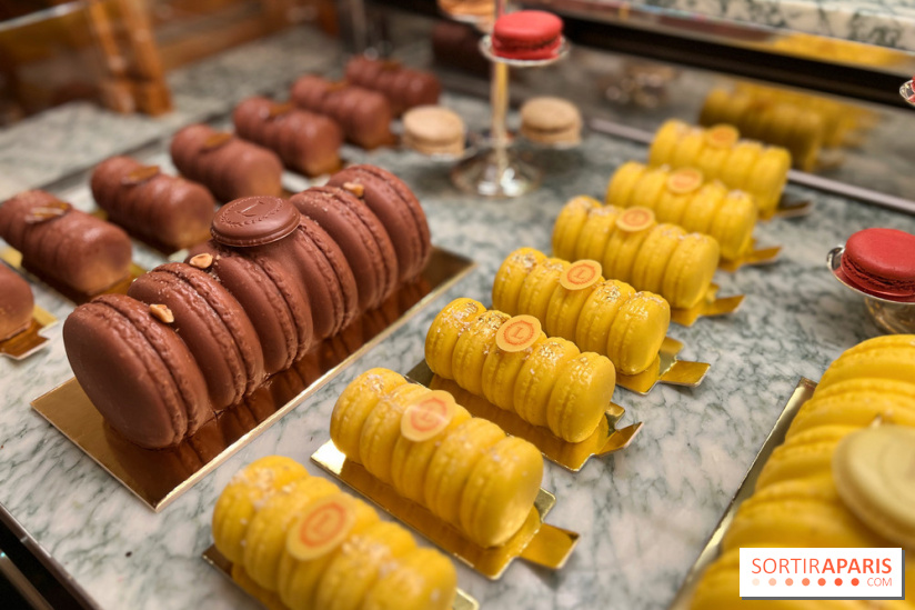 Ladurée - Bûches de Noël 2023 macarons