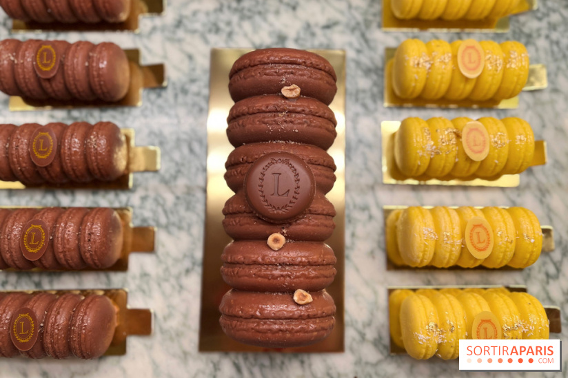 Ladurée - Bûches de Noël 2023 macarons