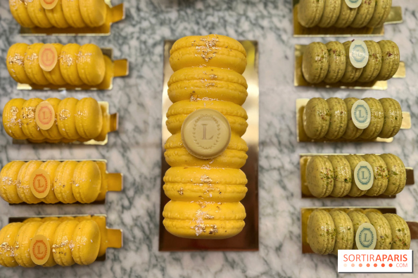 Ladurée - Bûches de Noël 2023 macarons