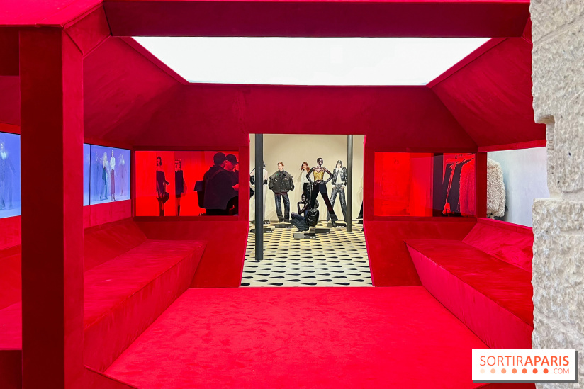 Le pop-up store évènement de H&M Studio dans une galerie d'art - Paris Fashion Week