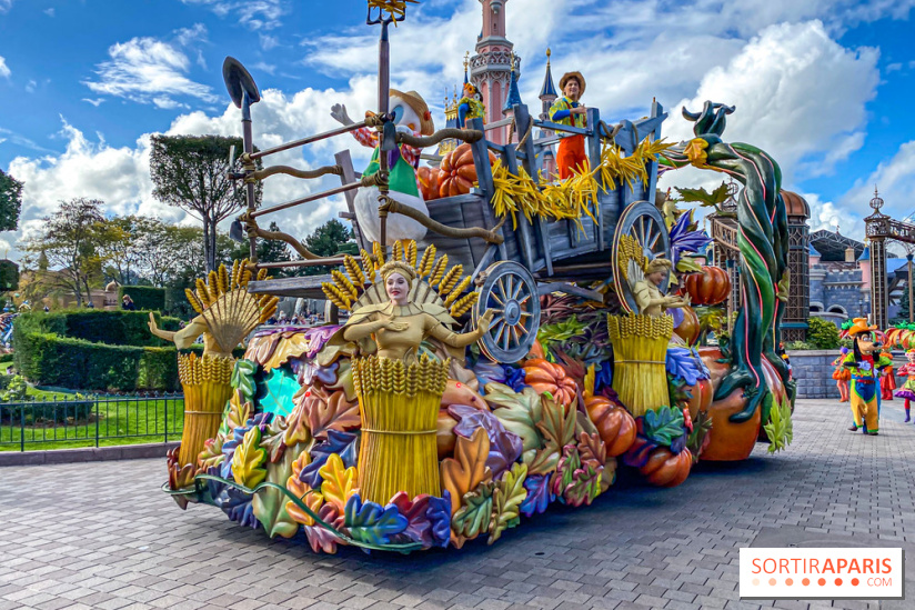 Halloween 2023 Disneyland Paris parade