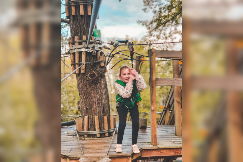 Stages Aventurier de la Forêt pendant les vacances de la Toussaint dans les parcs AccroCamp !