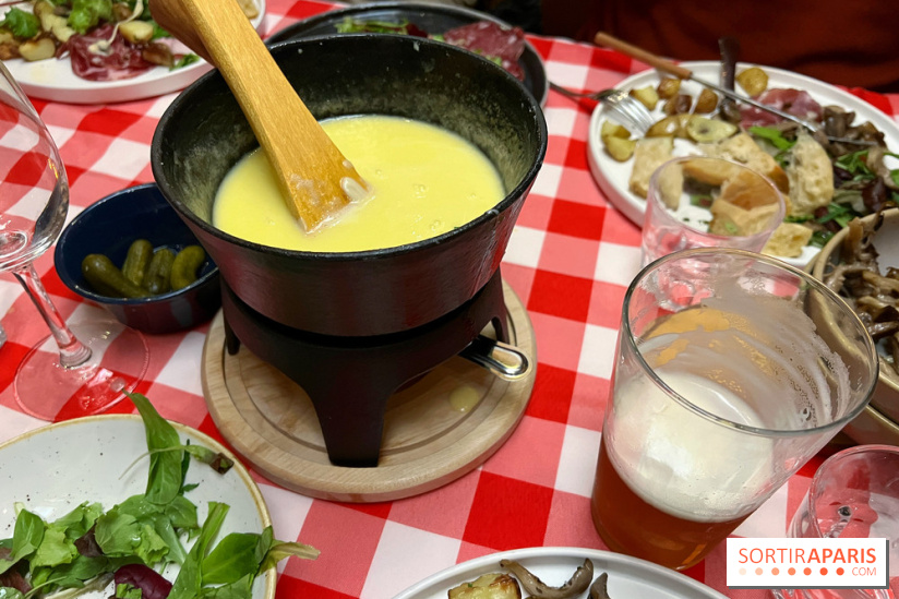 Fondue sur la terrasse d'hiver du Grand Quartier - A02AF7FE 9032 46D6 86A6 9779B4218CC8