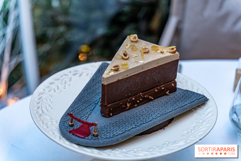 La bûche de Noël de l’Hôtel Barrière Le Fouquet’s Paris 2023 -  A7C9610
