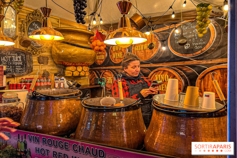 Marché de Noël 2023 au pied de la tour Eiffel - Quai Jacques Chirac