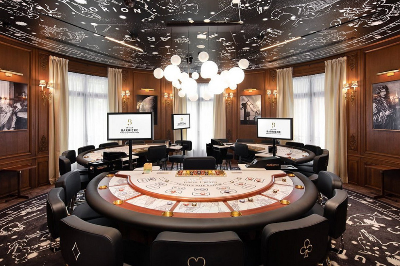 Une table de Punto Banco au Club Barriere