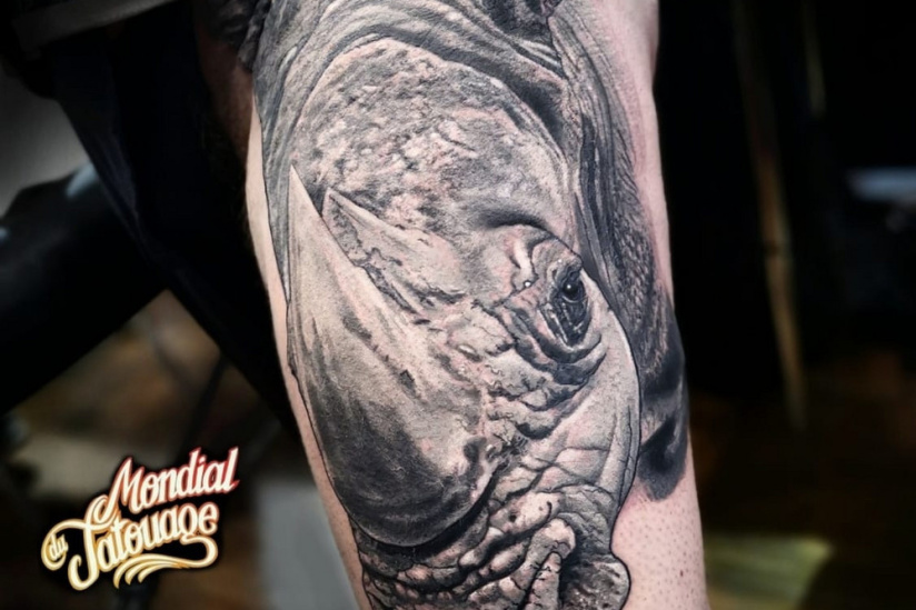 Kustom Tattoo le studio de tatouage à Paris qui repousse les limites du réalisme.