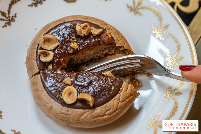 Le tea time du Bar à desserts de Ladurée Champs-Elysées -  A7C2283