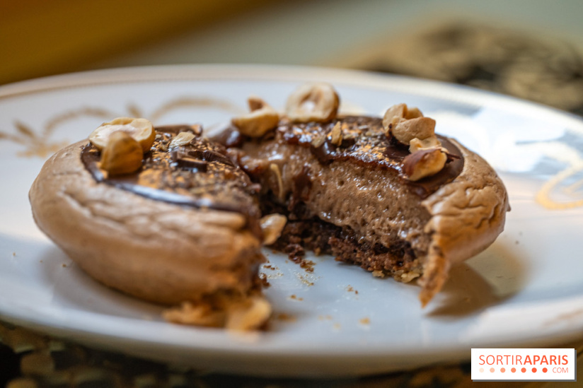 Le tea time du Bar à desserts de Ladurée Champs-Elysées -  A7C2284