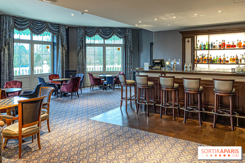 Disneyland Hotel à Disneyland Paris bar fleur de lys