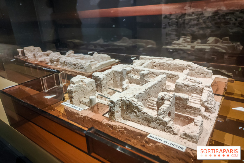 Dans la Seine : une expo de la Crypte archéologique dévoile les objets retrouvés dans la Seine