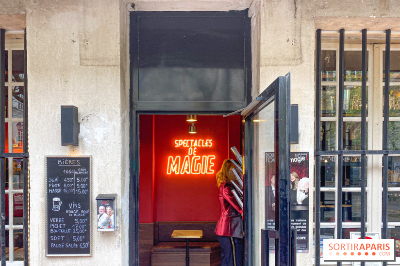 Le Double-Fond : un café-théâtre de magie emblématique dans le Marais