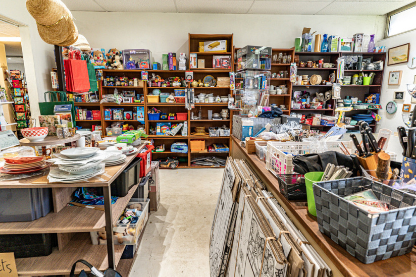 La Braderie solidaire ADM, les boutiques à Guyancourt - les photos