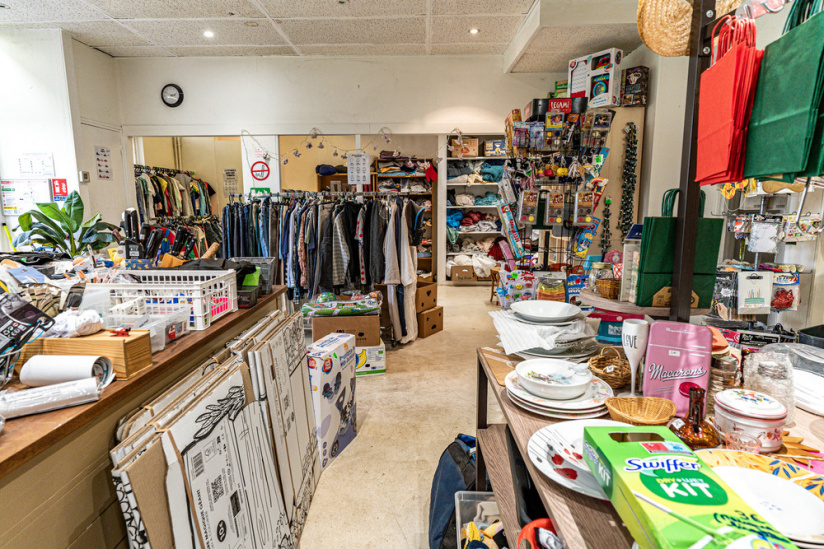 La Braderie solidaire ADM, les boutiques à Guyancourt - les photos