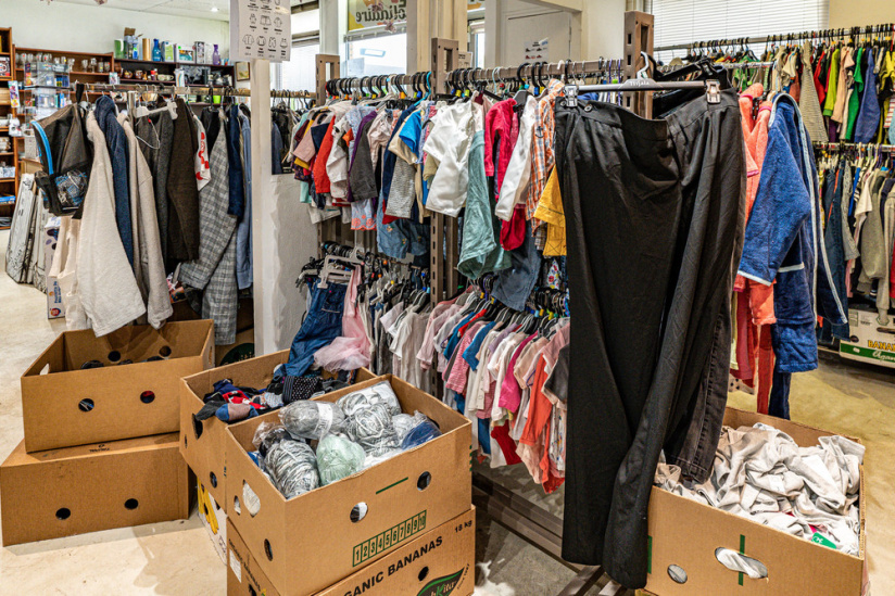 La Braderie solidaire ADM, les boutiques à Guyancourt - les photos